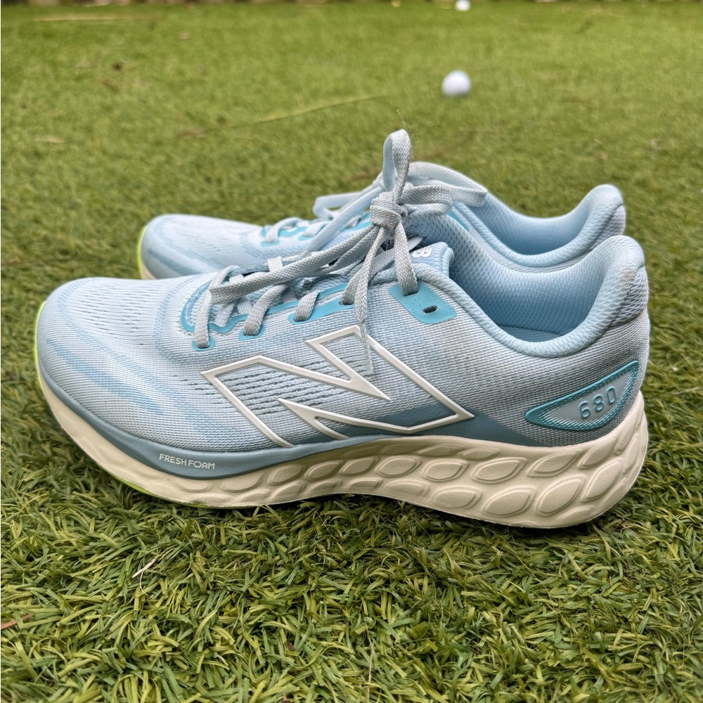 New Balance Women’s Fresh Foam 680 V8 Running Shoe